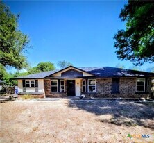 200 N Mt Rushmore Dr in Cedar Park, TX - Building Photo