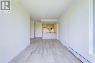 9060-9060 University Crescent in Burnaby, BC - Building Photo - Building Photo