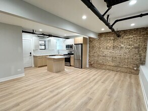 6929 N Lakewood Ave in Chicago, IL - Foto de edificio - Building Photo