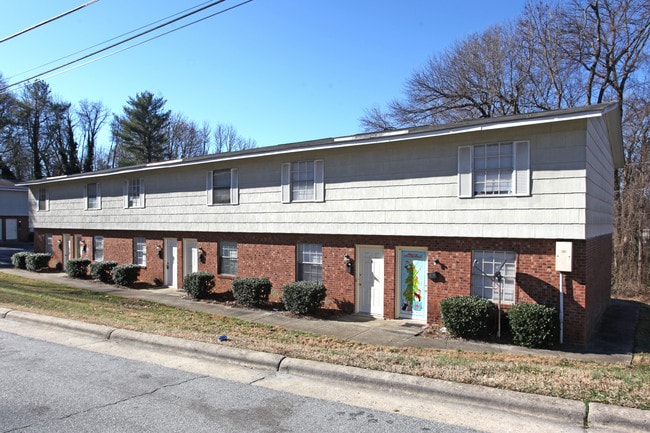 Cedar Fork Apartments in Greensboro, NC - Foto de edificio - Building Photo