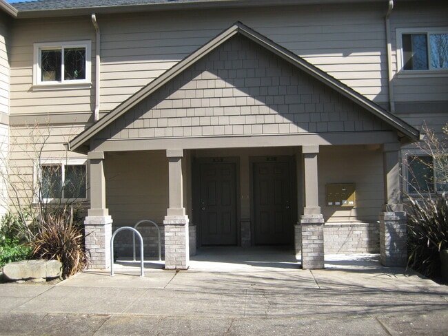 1677 NW Jackson Ave, Unit 1677 in Corvallis, OR - Building Photo - Building Photo