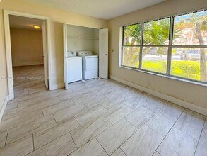 3440 Pinewalk Dr N in Margate, FL - Building Photo - Building Photo