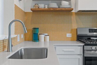 7713 Lowenfield Dr in Austin, TX - Building Photo - Building Photo