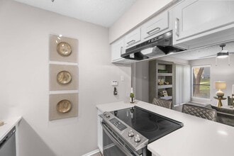 The Retreat at River Ranch in Fort Worth, TX - Building Photo - Building Photo