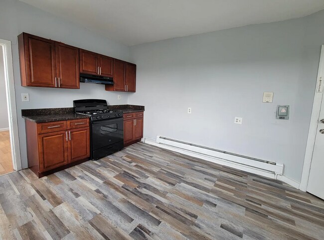 303 Watchung Ave in West Orange, NJ - Building Photo - Building Photo