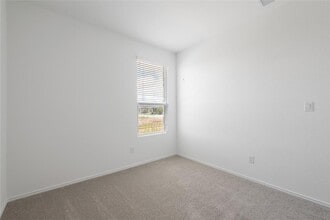 163 Rodney Boat Rd in Niederwald, TX - Building Photo - Building Photo