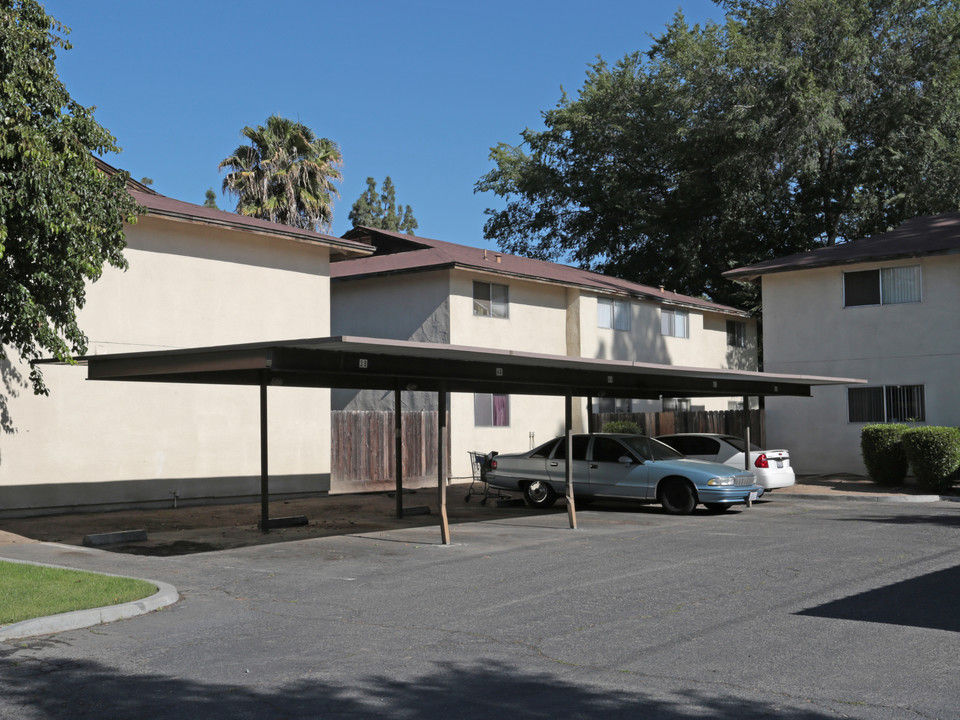 Vineyard Apartments in Clovis, CA - Foto de edificio