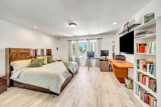 22376 Algunas Rd in Los Angeles, CA - Building Photo - Building Photo