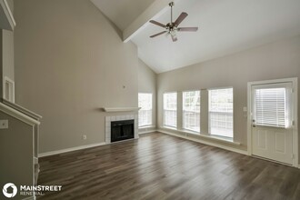 15215 Eagle Run in San Antonio, TX - Building Photo - Building Photo