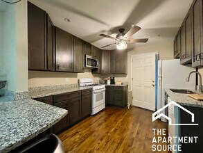 2541 W Logan Blvd, Unit 1W in Chicago, IL - Building Photo - Building Photo
