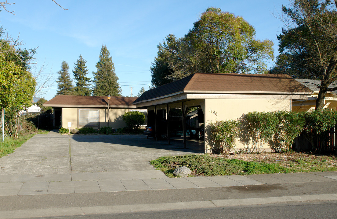 1146 Orchard St in Santa Rosa, CA - Building Photo