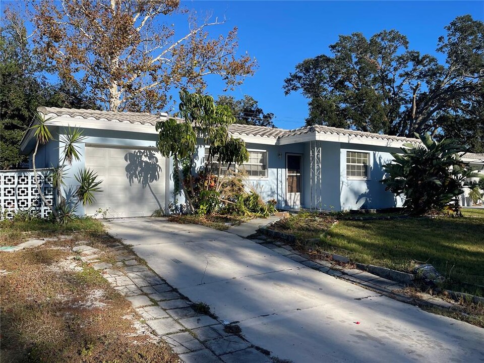 2330 Indigo Dr in Clearwater, FL - Building Photo