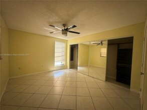 11101 Royal Palm Blvd in Coral Springs, FL - Building Photo - Building Photo