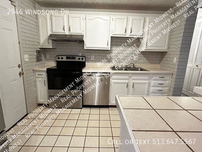 2946 Windsong Dr in Cincinnati, OH - Building Photo - Building Photo