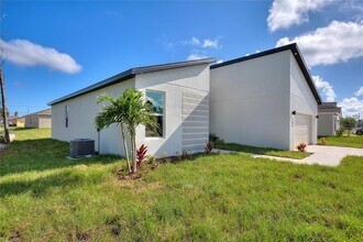 205 Hyacinth Ct in Poinciana, FL - Building Photo - Building Photo