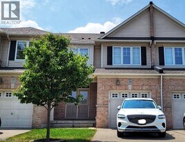 2019 Trawden Way in Oakville, ON - Building Photo