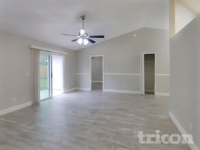 8778 Fieldside Dr S, Unit B09 in Jacksonville, FL - Building Photo - Building Photo