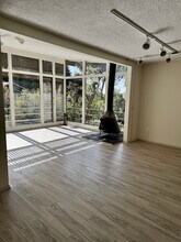 2605 Laurel Canyon Blvd in Los Angeles, CA - Foto de edificio - Building Photo