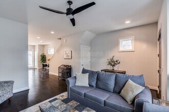 1619 Fairfax Ave in Cincinnati, OH - Building Photo - Building Photo