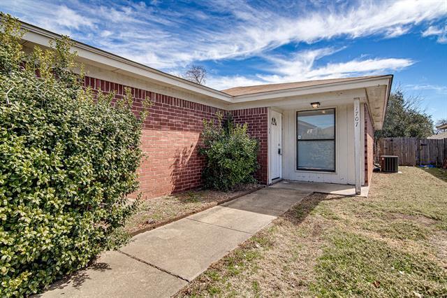 1705 San Rafael St in Fort Worth, TX - Building Photo - Building Photo