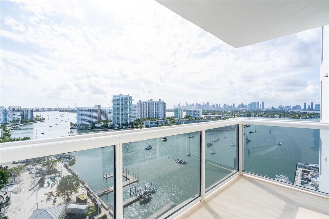 1800 Sunset Harbour Dr, Unit 1902/4 in Miami Beach, FL - Building Photo