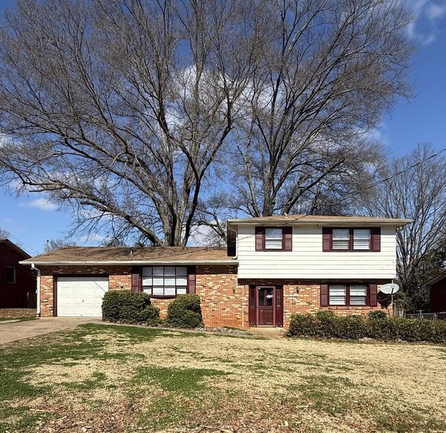 property at 3616 Hester Ln NW