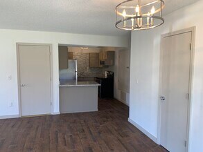 518 SE Lee Haven Dr in Lee's Summit, MO - Building Photo - Building Photo