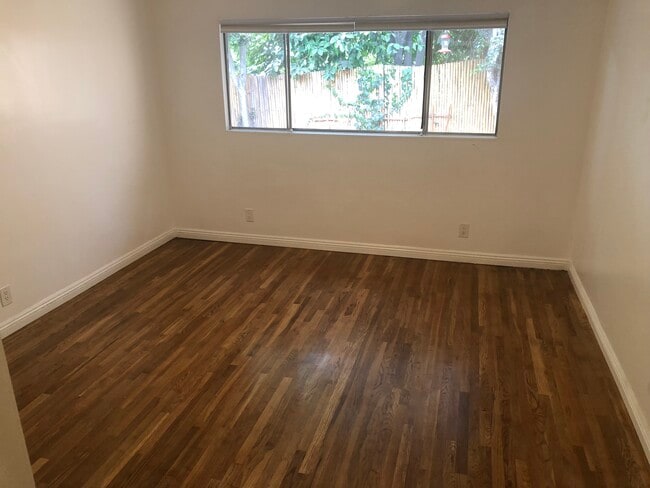 3378 S Centinela Ave, Unit B