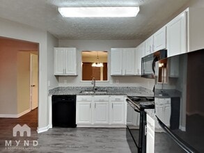 1998 Grove Way in Hampton, GA - Building Photo - Building Photo