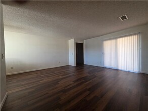 1190 Ramar Rd in Bullhead City, AZ - Foto de edificio - Building Photo