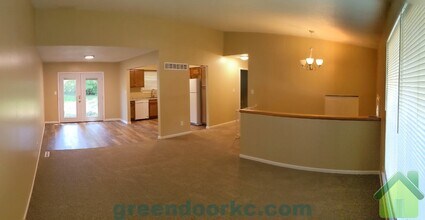 7835 Eby Ln in Overland Park, KS - Building Photo - Building Photo