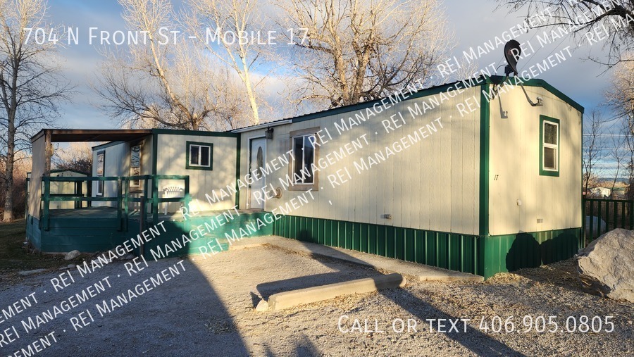 704 N Front St in Townsend, MT - Building Photo