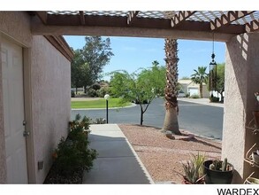 2348 Taos Dr in Bullhead City, AZ - Foto de edificio - Building Photo