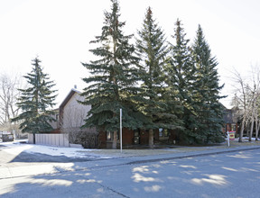 1726-1760 8th Ave NW in Calgary, AB - Building Photo - Building Photo