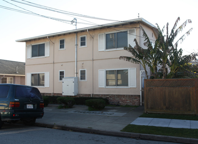 453 Angus Ave in San Bruno, CA - Foto de edificio - Building Photo