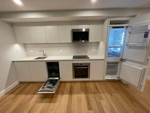16 Fleet St, Unit 1 in Boston, MA - Building Photo - Building Photo