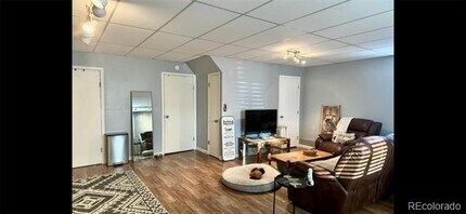 1384 Flintwood Rd in Franktown, CO - Foto de edificio - Building Photo