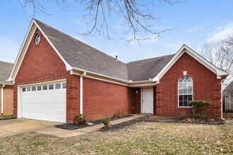 8456 Cross Point Dr in Olive Branch, MS - Building Photo - Building Photo