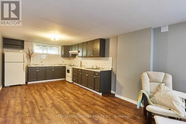 904 Crocus Crescent in Whitby, ON - Building Photo - Building Photo