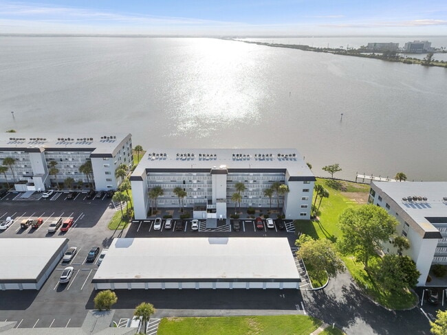 3799 S Banana River Blvd in Cocoa Beach, FL - Building Photo - Building Photo