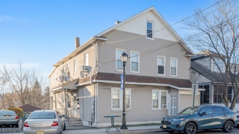 512 McBride Ave in Woodland Park, NJ - Foto de edificio