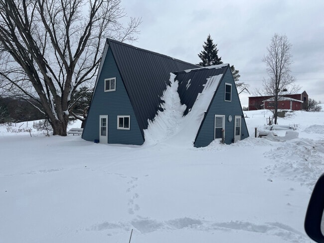 14586 7 Mile Rd in Hersey, MI - Building Photo - Building Photo