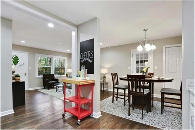 property at 2980 Pasadena Dr