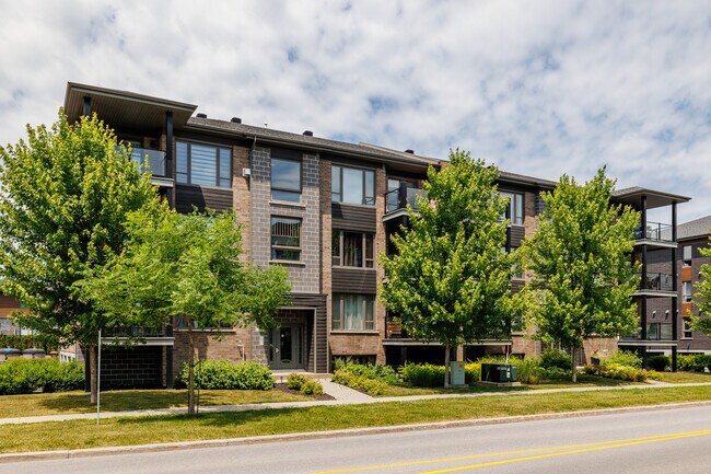 470 De La Belle-Dame Av in La Prairie, QC - Building Photo - Building Photo