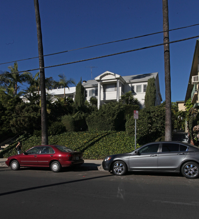 4517 Finley Ave in Los Angeles, CA - Building Photo