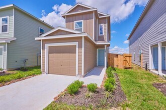 18526 Tre Croci Dr in New Caney, TX - Building Photo - Building Photo
