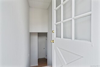 49 Georgia St in East Northport, NY - Building Photo - Building Photo