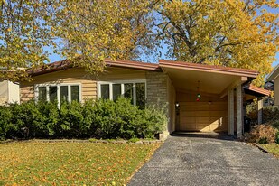 9107 Samoset Trail in Skokie, IL - Building Photo