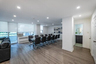 Four Thousand Yonge Street in Toronto, ON - Building Photo - Interior Photo