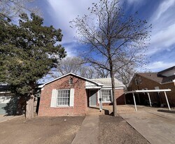 2104 26th St in Lubbock, TX - Building Photo